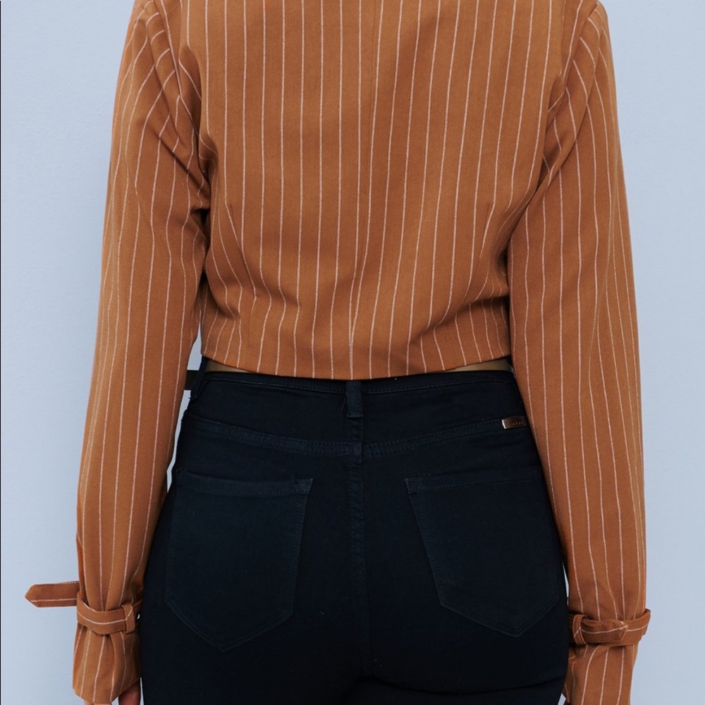 Cropped Blazer - Picture 4 of 4